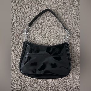 Black Shiny Shoulder Bag with Sliver Chains